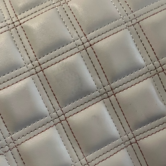 COPY - 🆕 NWT LIZ CLAIBORNE TOTE - Picture 8 of 9